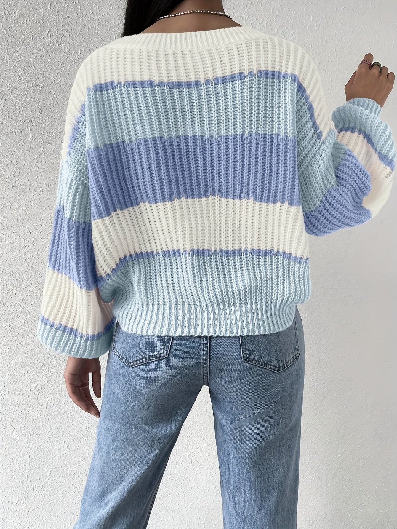 Color Block Crew Neck Pullover Sweater In Blue